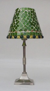โคมไฟตั้งโต๊ะ LED เหล็กดีไซน์ทันสมัย สวยงาม เหมาะสำหรับบ้านหรือสำนักงาน - Product Image 4