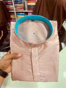 Kurta Pajama pour Homme en Soie Brodé à Motifs Géométriques Élégants, Séchage Rapide et Anti-Plis, par l'Exportateur en Gros Fabzone - Product Image 2