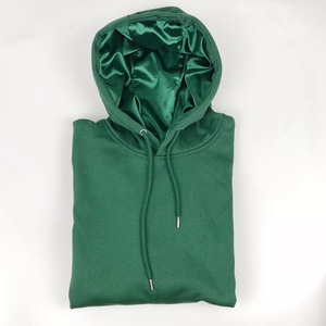 Sudadera con Capucha Negra para Hombre, 100% Algodón, Forro de Felpa Francesa, Corte Regular, Estilo Casual para Otoño - Product Image 5