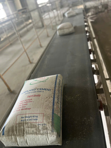 C150 ASTM 40กก. ถุงซีเมนต์ปอร์ตแลนด์ซีเอ็มไอ52.5N ประเภท II มีกาวมากขึ้นปราศจากกรวดหดตัวต่ำโรงงานเวียดนาม - Product Image 5