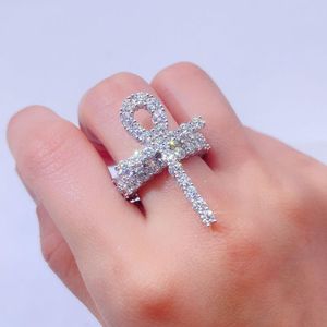 Round Diamond <b>Unique</b> <b>Engagement</b> <b>Ring</b> for Women - Product Image 1