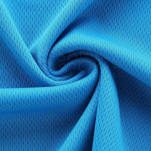 Débardeur de gym personnalisé grande taille pour hommes respirant, confortable et décontracté Fabriqué au Pakistan - Product Image 5