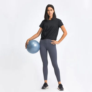 T-shirt de yoga unisexe respirant à col rond avec logo brodé, coupe classique, tissu doux pour l'entraînement estival et commandes OEM - Product Image 3