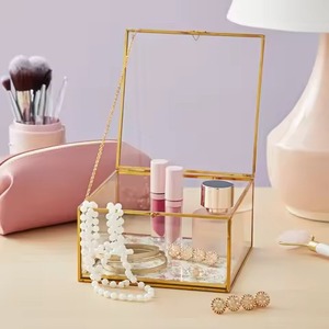 Boîte à bijoux en verre carrée faite à la main avec bordure en laiton, présentoir transparent pour bagues et boucles d'oreilles, idéale pour les mariages et les cadeaux - Product Image 3