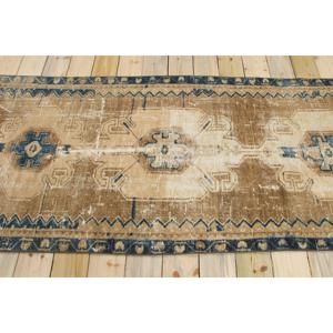 Alfombra Turca Vintage de 3.2x8.2 pies, Alfombra de Pasillo, Alfombra de Lana con Estampado Animal Marrón y Azul - Product Image 2