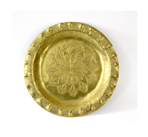 Placa de cargador de latón, Decoración de mesa, placas de cargador transparentes, placa de platos con latón dorado pulido a la venta - Product Image 6