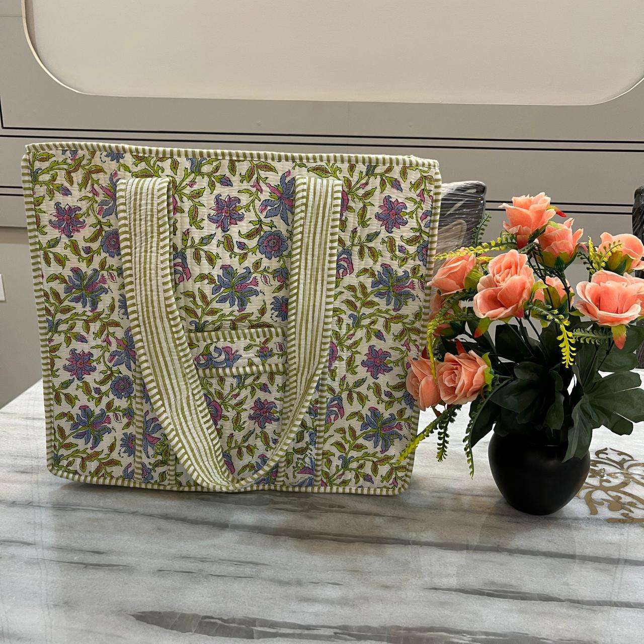 ลายดอกไม้สีเขียว, ชมพูแอสติลบ์ พิมพ์ลายด้วยมือแบบอินเดีย