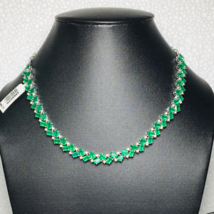 Elegante y Moderno Juego de Collar y Aretes de Plata de Ley 925 con Piedras Preciosas de Ónice Natural, Diseño Único para Bodas o Regalos - Product Image 4