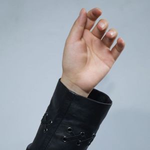 Service OEM personnalisé Veste à capuche unisexe en cuir véritable avec motif brodé Manteau en cuir véritable noir - Product Image 5