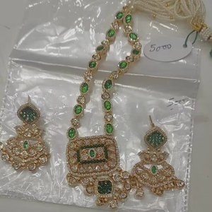 Elegant Gold Tone Kundan <b>Necklace</b> <b>Set</b> with Pear-Shaped Stones & <b>Pearls</b> Bridal Jewelry with Earrings for Festive Glam - Product Image 1