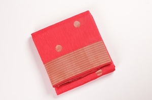 Sari en coton tissé à la main rouge avec bordure dorée |   Sari indien traditionnel léger pour les occasions festives, le quotidien et les tenues ethniques - Product Image 3