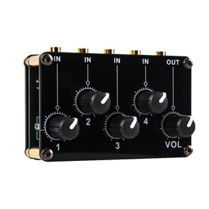 Mini mélangeur 4 canaux mélangeur de ligne stéréo pour l'enregistrement en <span class=keywords><strong>Studio</strong></span> en direct Console de mixage audio analogique passive Portable - Product Image 1