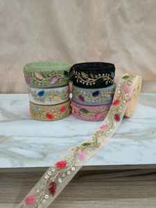 Fournisseur de tissu en dentelle brodée à motifs personnalisés, tissu en dentelle brodée florale pour robes traditionnelles - Product Image 3