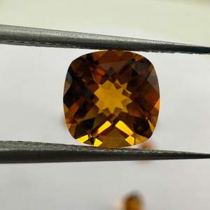 พลอยซิทรินมาเดร่าคุณภาพสูง 100% ธรรมชาติ ขนาด 8 มม. ทรงคุชชั่น คัตเช็คเกอร์ วัสดุสะอาด น้ำหนัก 20 กะรัต ขั้นต่ำในการสั่งซื้อสำหรับทำเครื่องประดับ - Product Image 1