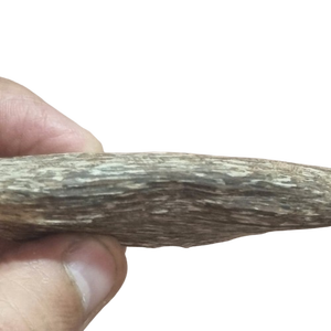 น้ำมันอู๊ดธรรมชาติในภาชนะไม้ที่โอบกอดความอบอุ่นและความสง่างาม - Product Image 6