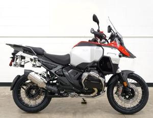 Nouvelle moto de tourisme R 1300 GS Adventure 2025, 1300 cm³, 6 vitesses, transmission par arbre, double usage, haute performance - Product Image 2