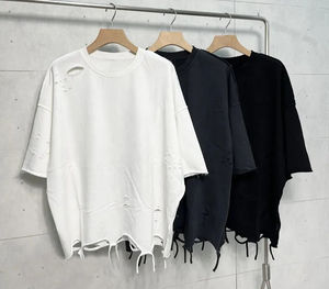 เสื้อยืดผู้ชายคุณภาพสูงแบบครอป ดีไซน์ขาดๆ เท่ๆ ทรงหลวม โอเวอร์ไซส์ แฟชั่นสำหรับผู้ชาย MOQ ต่ำ ราคาถูก - Product Image 6