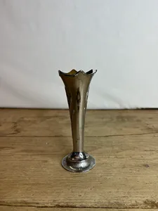 Elegant Aluminium Metal Flower <b>Vase</b> for Modern Home Decor and <b>Beautiful</b> Table Centrepiece Arrangements - Product Image 4