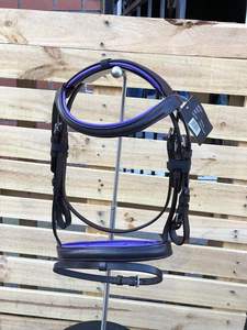 Nouvelle bride de confort en cuir violet pour chevaux rembourrée avec coutures contrastées - Product Image 6