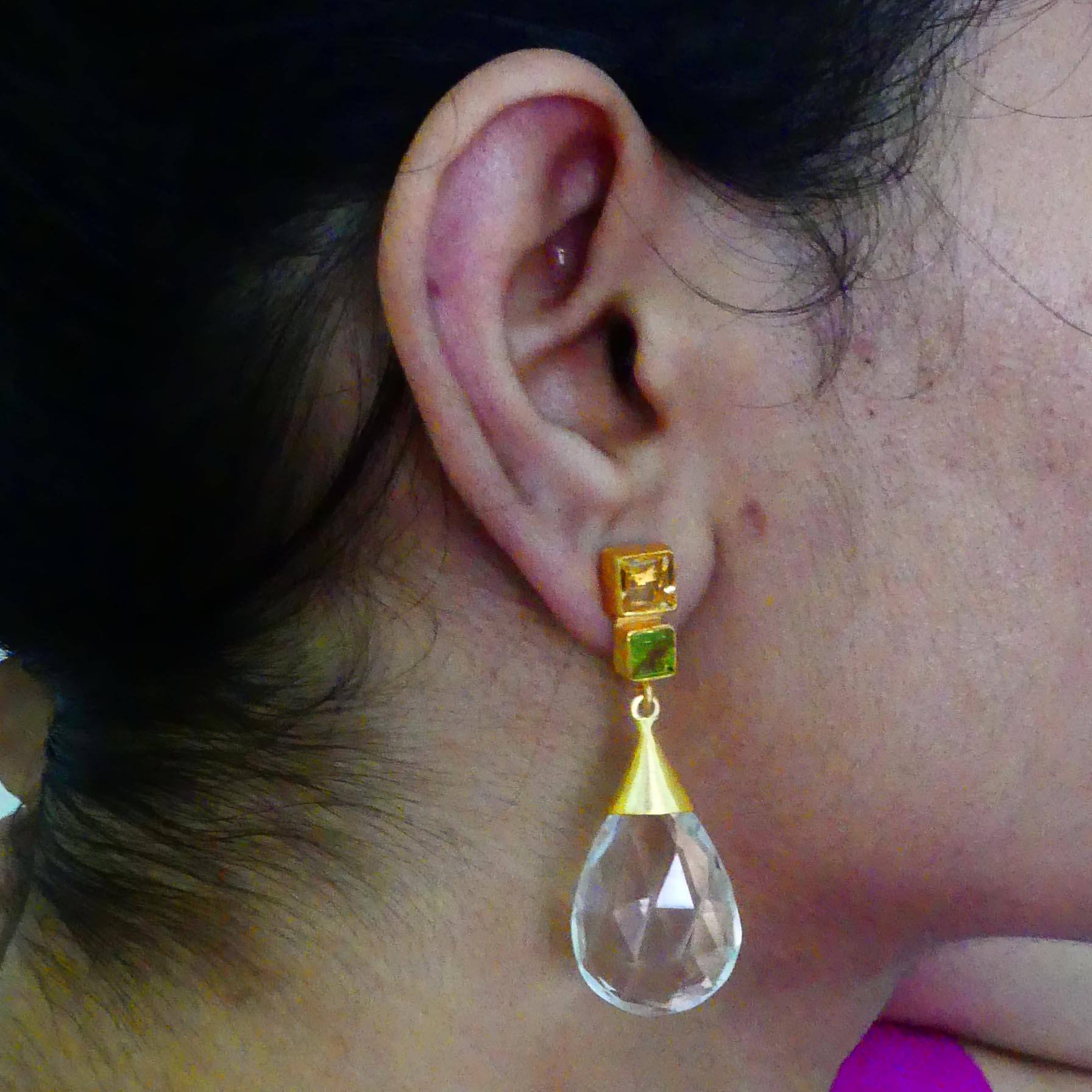 สีเหลือง