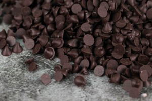 Chocolate Sólido de Alta Calidad OEM/ODM HALAL al por Mayor, Envío Inmediato, Chispas de Chocolate Negro para Repostería y Galletas - Product Image 4