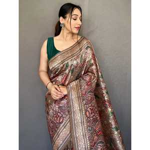 Sari Clásico de Seda Estampado Kalamkari Beige con Blusa para Vestimenta Profesional que Irradia Elegancia y Encanto - Product Image 3