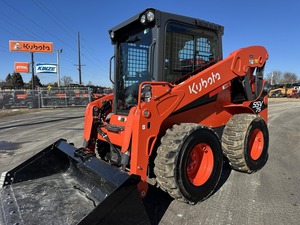 Chargeuse compacte sur pneus Kubota SSV75 d'occasion, modèle 2020, capacité de charge nominale de 9 tonnes, pompe hydraulique TCM, 2 vitesses - Product Image 4