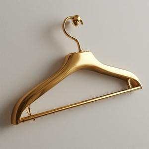 Cintre en métal robuste conçu pour les vêtements lourds comme les manteaux, les vestes, les vêtements de cérémonie, pour balcon, magasin de vêtements, utilisation en cuisine - Product Image 2