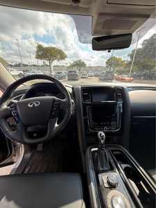 Infiniti QX80 LUXE 2020, Vehículo Utilitario Deportivo, Bien Cuidado y Limpio - Product Image 3