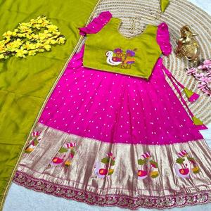 Soie de tissu traditionnelle indienne avec fil Maggam Work Kids Lehenga Choli Fabricant et fournisseur de Surat au taux le plus bas - Product Image 6