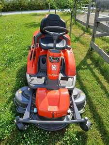Tondeuse à gazon industrielle thermique 2 temps 125cc R 214TC AWD avec lame cylindrique et bac de ramassage de 100L - Product Image 2