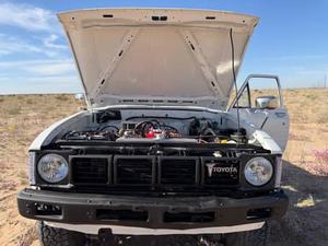 TOYOTA PICKUP USADA DE 1980, CON VOLANTE A LA IZQUIERDA/DERECHA - Product Image 2