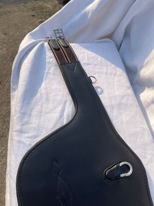 Sangle de cheval en cuir rembourrée douce avec extrémités élastiques |   Sangle de selle de cheval - Product Image 2