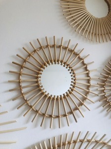 Espejo colgante de pared de ratán rústico hecho a mano Art Deco para bodas - Product Image 4