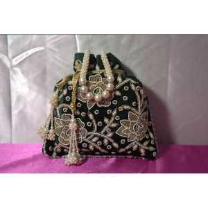 Bolso de mano de noche bordado con cuentas verdes hecho a mano, con diseño de media luna y decoración de perlas - Product Image 1