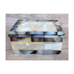 กล่องเครื่องประดับหินอ่อนทรงสี่เหลี่ยมสี่เหลี่ยมที่ออกแบบมาอย่างสวยงามทันสมัยขัดเงาด้วยเม็ดมุกแม่สำหรับจัดเก็บ - Product Image 1