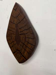 Panneau mural décoratif en bois de noyer sculpté à la main, bois massif, grain naturel à 100%, accent mural sculptural pour maison de luxe - Product Image 3