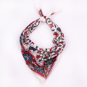 Foulard carré en coton imprimé floral tendance, écologique, doux, respirant, à nouer, pour la tête, le cou et le visage, prix usine - Product Image 1