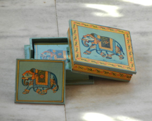 Sous-verres en bois peints à la main de style bohème Dessous de plat faits par l'artiste Décoration de table Dessous de verre pour boissons à la maison Tapis et tampons - Product Image 5