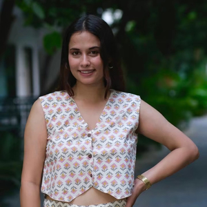 ชุดเซ็ตเสื้อครอปพิมพ์ลายดอกไม้แบบแฮนด์บล็อก พร้อมกางเกงขายาว สำหรับฤดูร้อน ชุดไปทะเล ผ้าฝ้าย - Product Image 1