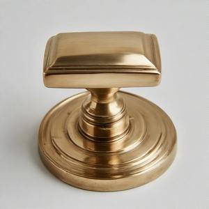 NobleHold Handle Royal Arc perilla de puerta redonda de níquel pulido elegante estética moderna con detalles lujosos para interiores de primera calidad - Product Image 5