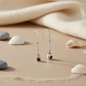 Boucles d'oreilles pendantes en argent 925 avec pierre précieuse rouge tendance pour cadeau femme - Product Image 1
