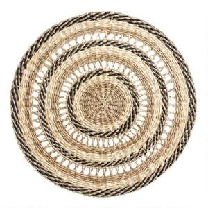 Set de table en macramé moderne conçu pour les maisons qui aiment une décoration simple et calme et des accessoires de table fonctionnels au quotidien - Product Image 2