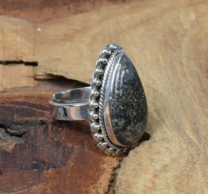 แหวนเงินแท้ 925 ประดับมาร์คาไซต์ธรรมชาติทรงลูกแพร์ งานแฮนด์เมด เครื่องประดับโดดเด่น ของขวัญสำหรับเธอ ราคาขายส่ง - Product Image 3