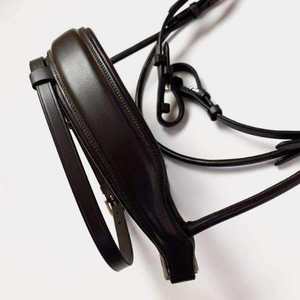 บังเหียนม้าหนังแท้แบบดึงด้านข้าง - สีดำ ปักโลโก้ตามสั่ง - Product Image 5