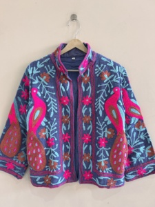 เสื้อแจ็คเก็ตผ้าฝ้ายปักลายซูซานีแบบดั้งเดิมของอินเดียสำหรับผู้หญิง สไตล์โบฮีเมียน - Product Image 2