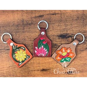 Llaveros de cuero tallados a mano, llaveros de cuero con forma exótica bonita, accesorios de cuero, llaveros bonitos para unisex - Product Image 1