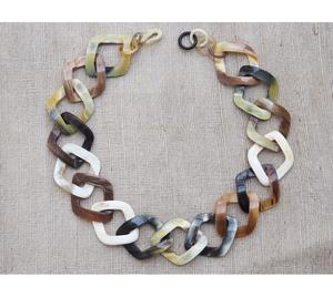 Collar llamativo colorido moderno con estilo, joyería con cuentas de resina Unisex hecha a mano para uso diario y ocasiones especiales - Product Image 6