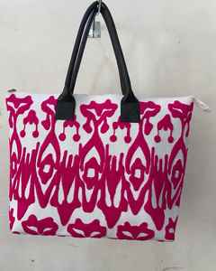 กระเป๋าผ้าฝ้ายสไตล์โบโฮอินเดียทำมือสำหรับผู้หญิง  งานปักซูซานีสวยงาม พร้อมหูหิ้วสไตล์วินเทจฮิปปี้  กระเป๋าสะพาย - Product Image 4