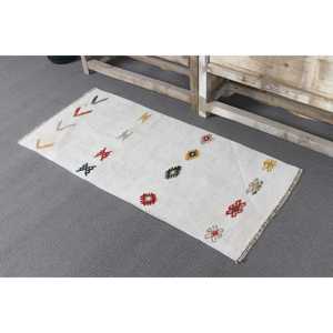 Tapis turc Kilim 1,8 x 3,9 pieds, tapis vintage, tapis en laine à imprimé animal blanc - Product Image 4